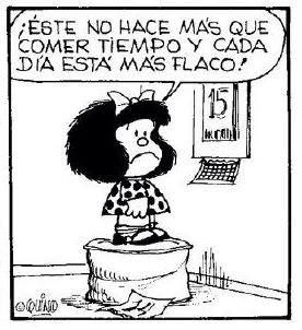 Mafalda frente a un calendario